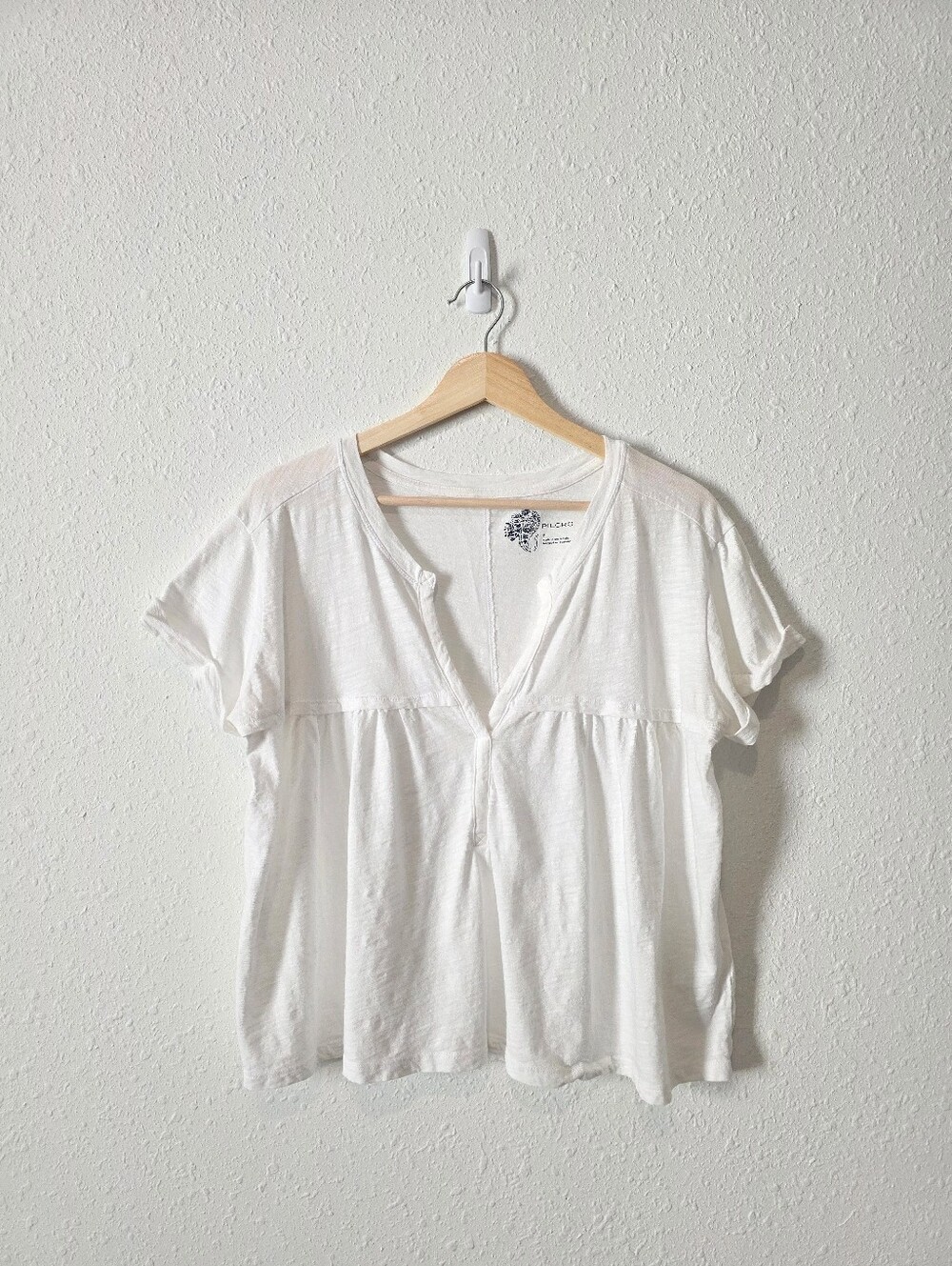 Anthropologie Pilcro White V Neck Relaxed Top S